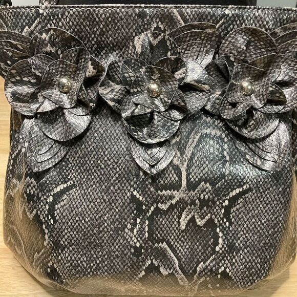 Nicole Miller, Snakeskin Print Gray Black Vegan Leather, Rosette Accents Womens - Picture 5 of 12